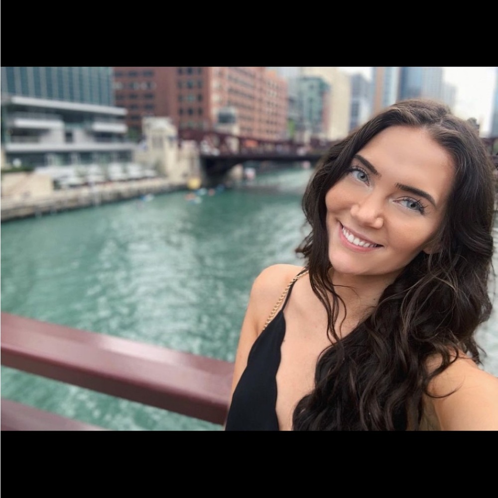 Meet your Posher, Christina